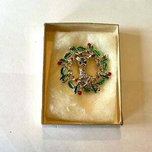 Vintage Enamel and Rhinestone Eyes Gerrys Christmas Brooch/ Wreath with Deer